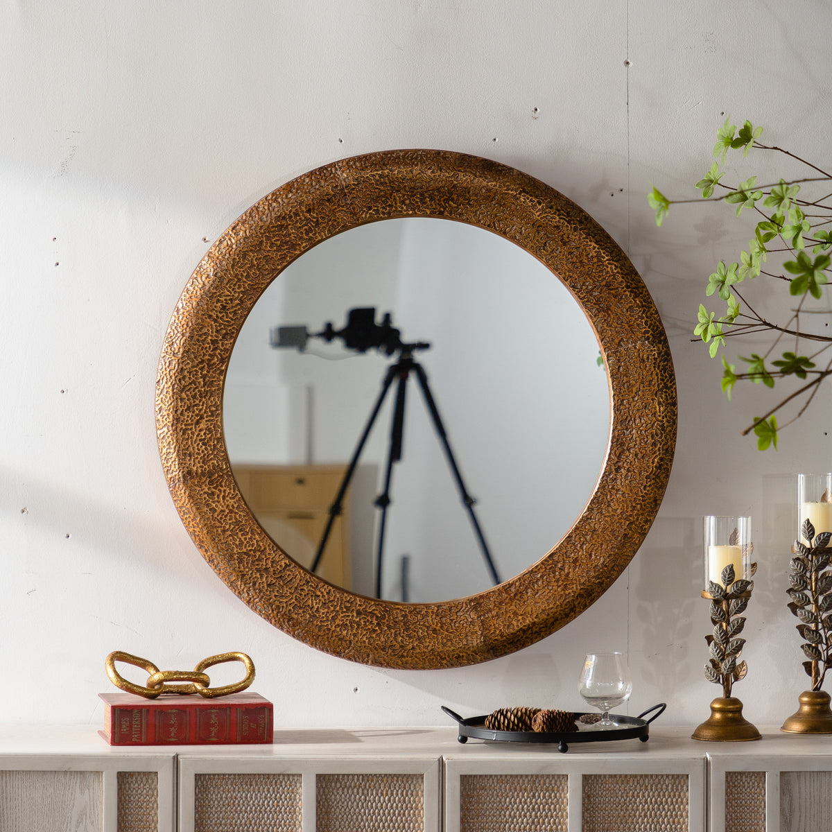Hammered Gold Round Mirror, 31.3 in, Rustic Accent